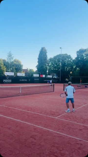 🎾 De wedstrijden zijn ook op deze dinsdagavond in volle gang! Vanavond wordt er gespeeld op Deventer LTC, TC de Schapekolk, TC Bathmen en T&P Colmschate! #deventertennis #dtk2026