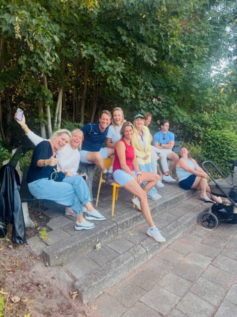 Fanclub van @michael_hoeksema 💛 Als dat geen B&B Vol Liefde is! #deventertennis #dtk2026