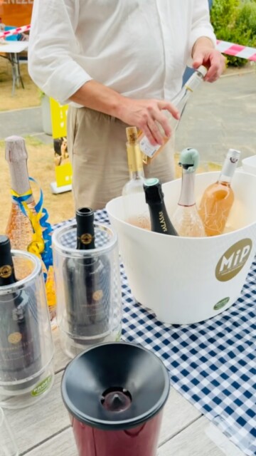 Sponsorborrel en wijnproeverij voor onze sponsoren van de Deventer Tennis Kampioenschappen 2026! Mede dankzij deze sponsoren hebben we een fantastisch toernooi! #deventertennis #dtk2026