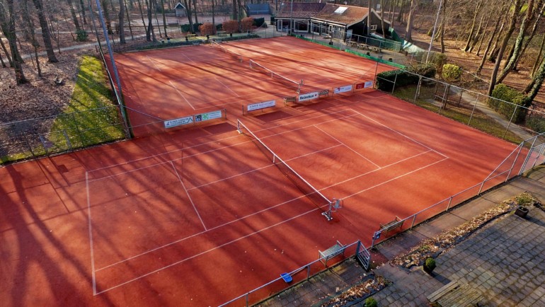 ‘De Deventer tennisfamilie was weer voor een weekje bij elkaar’