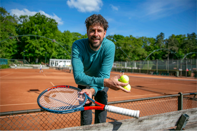 Werkloze tennisprofs brengen Nederland in beweging